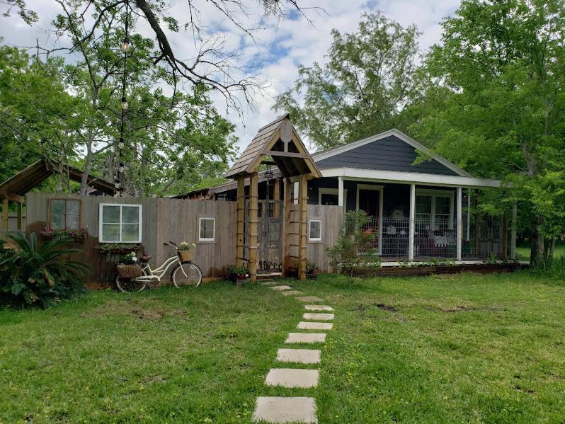 Cedar Oaks Inn Llc Дикинсон Экстерьер фото